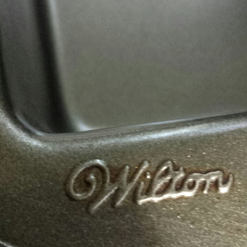 Wilton loaf pan